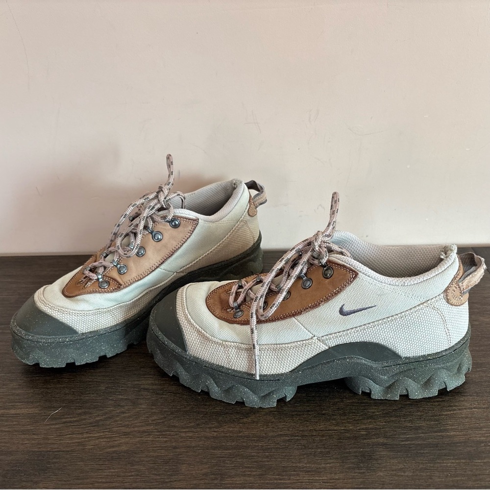 Nike ACG Lahar Low Trail Shoes Beige Brown men’s Size 9.5